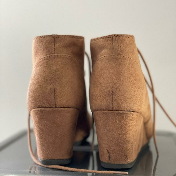 Beige Tan Booties -- 8.5 - Picture 2 of 4